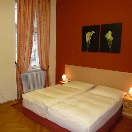 Pension Gross Bed and Breakfast Wien Exteriör bild