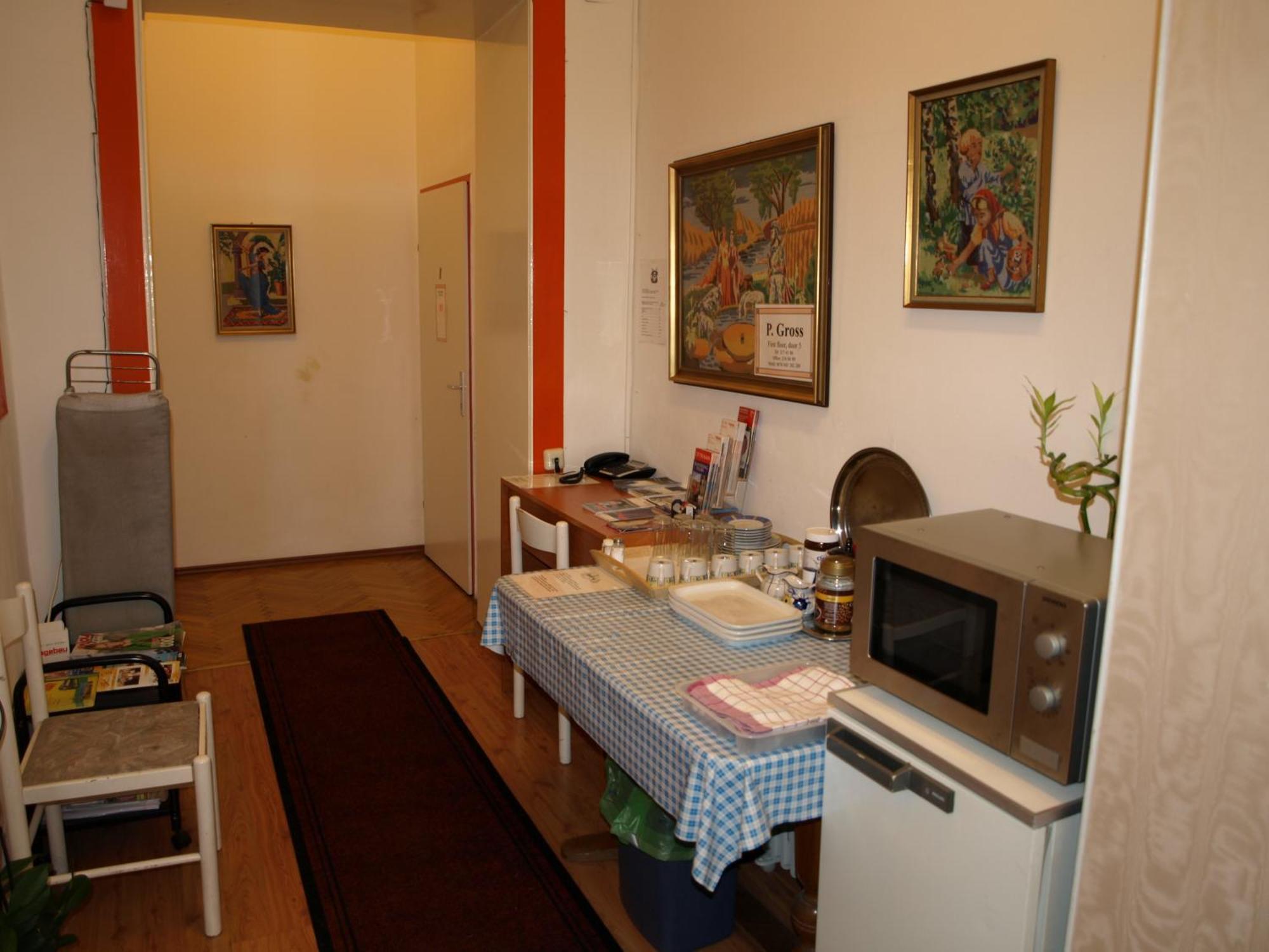 Pension Gross Bed and Breakfast Wien Exteriör bild