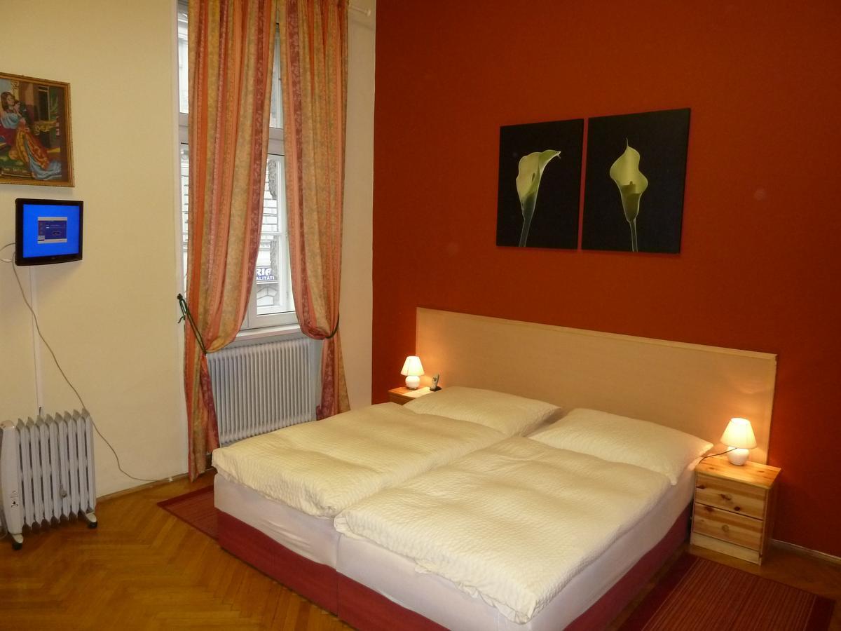 Pension Gross Bed and Breakfast Wien Exteriör bild